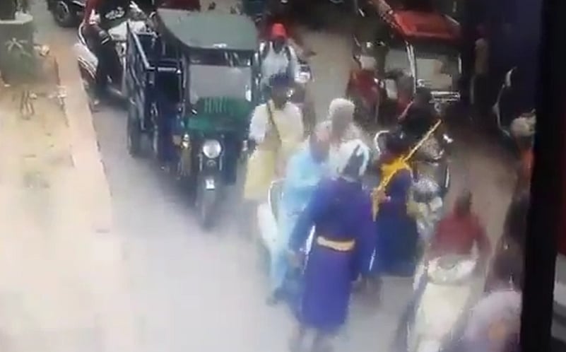 Shiv Sena (Punjab) leader attacked with swords in broad daylight in Ludhiana, condition serious